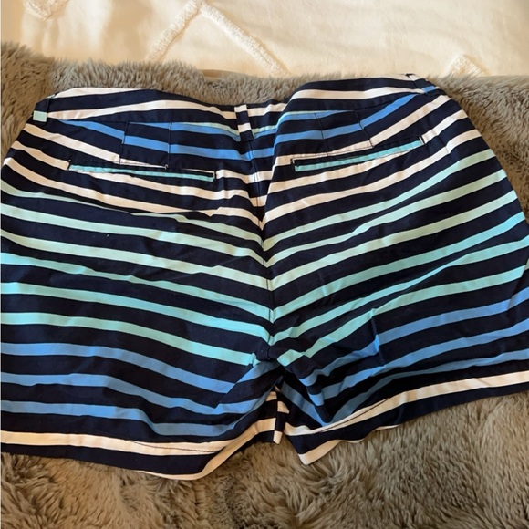 Old Navy size 12 blue striped shorts - Picture 3 of 3